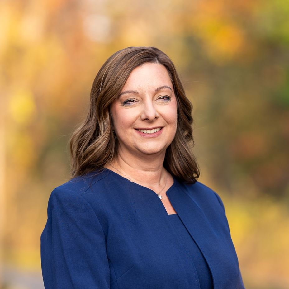 Lindsay Webb Headshot